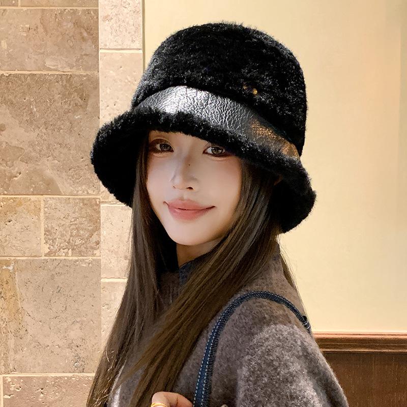 

Новая плюшевая теплая шляпа-панама для женщин на зиму, непродуваемая, с кожаным козырьком, шляпа рыбака, корейский стиль, показывающая маленькое лицо, универсальная шляпа-ведро 54-59cm