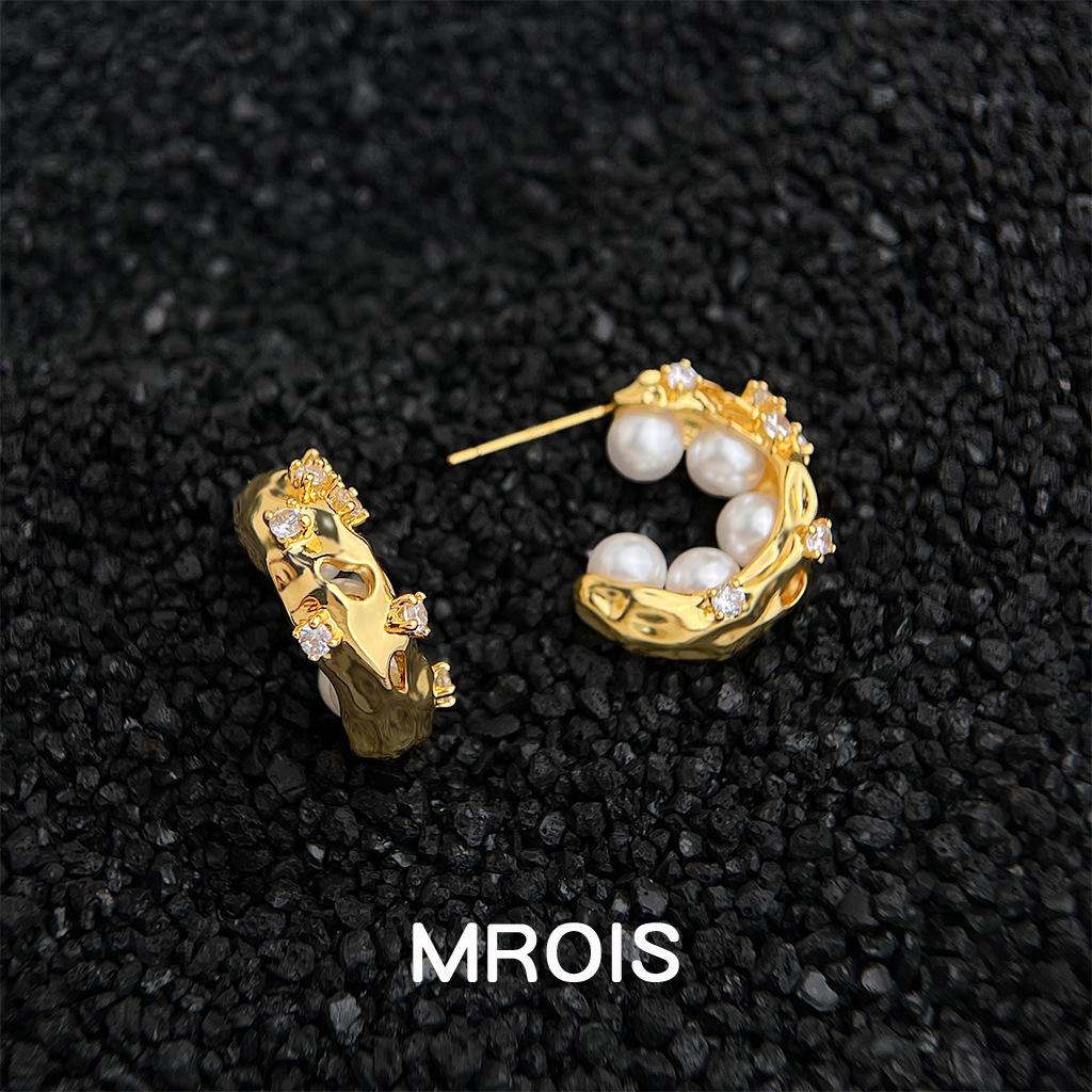 18K Gold-Plated Pearl Zircon Textured C-Shape Earrings – French Light Luxury Style