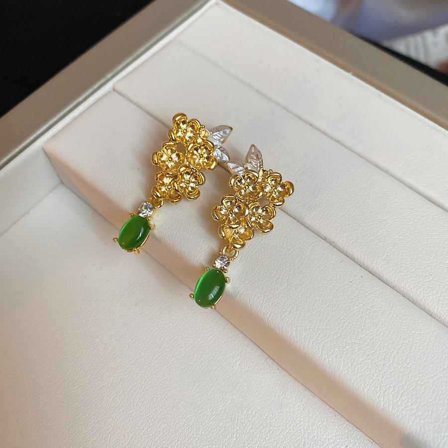 Flower pendant earrings light luxury high sense fashion exquisite stud earrings versatile temperament earrings women