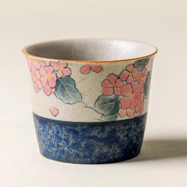 

Blue and white flint red hand-painted hydrangea master cup retro ceramic home tea cup kung fu tea set tea cup 200ml