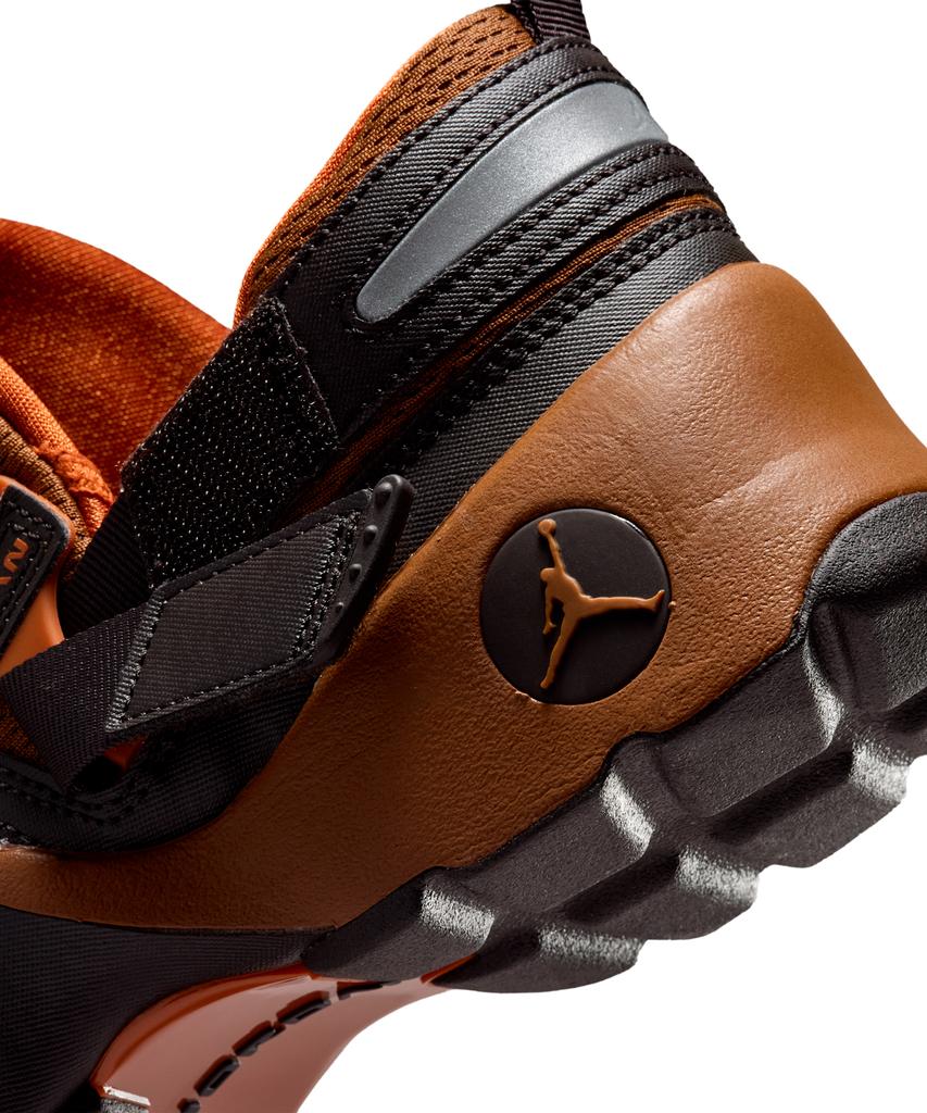 Nike Jordan Trunner Lx W - Light British Tan:Reflective Silver:White:Desert Orange / Hq2164-200
