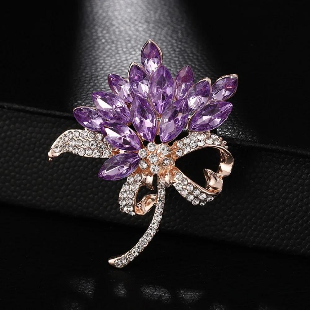 

Temperament Fashion Purple Crystal Flower Brooches for Women Luxury Shiny Full of Zircon Pins Suit Zircon Party Accessory Gift