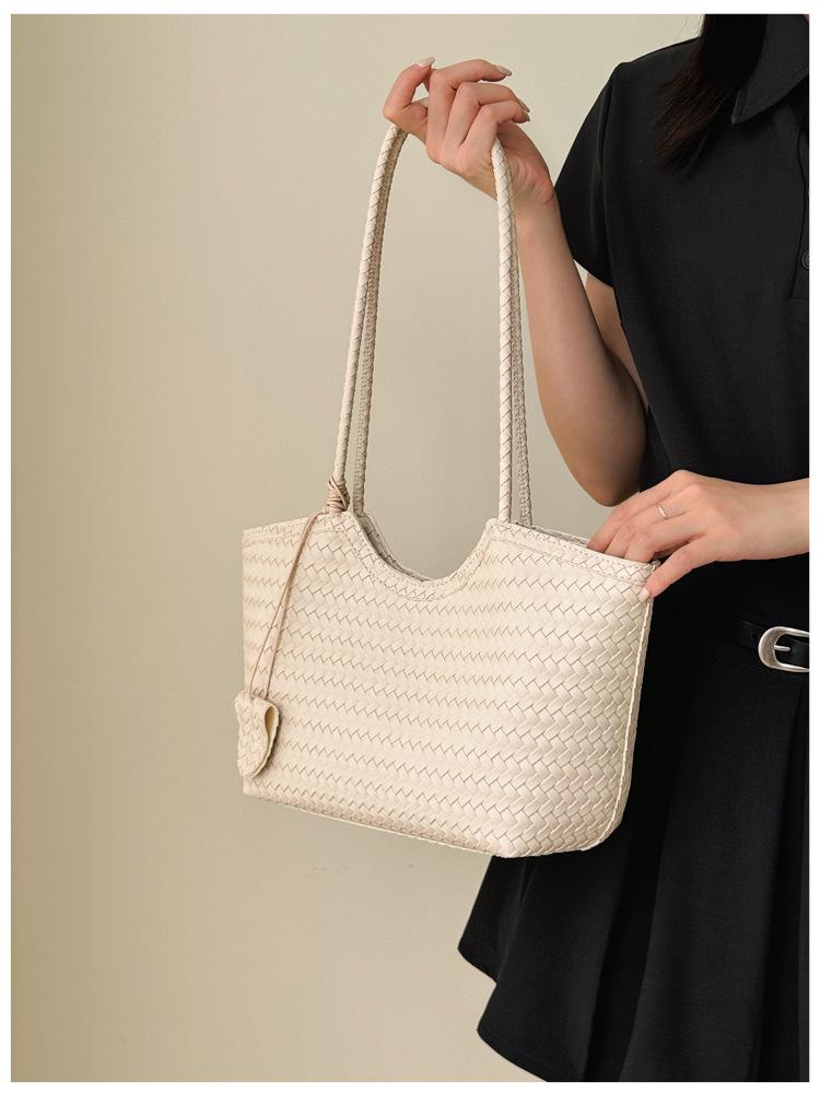 Versatile Large-Capacity Woven PU Leather Shoulder Bag - Stylish Urban Handbag for Women
