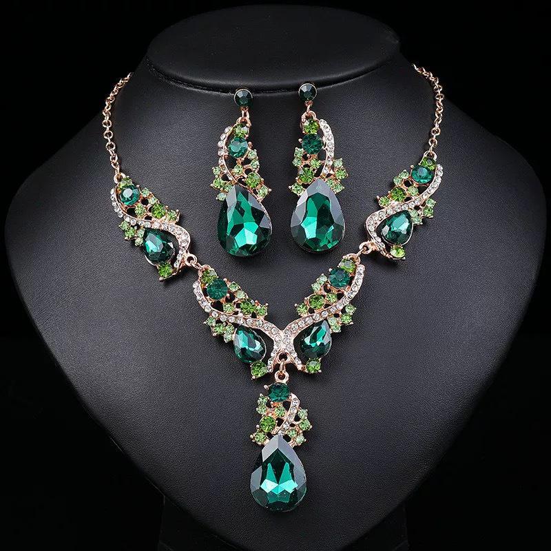 Elegantní set náhrdelníku a náušnic z křišťálu pro svatby a večírky