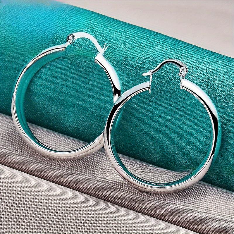 1 Pair of Wide Edged Smooth Circular Earrings, Simple Retro Style, Suitable for Daily Wear and Gift Giving, Perfect for Mother's Day