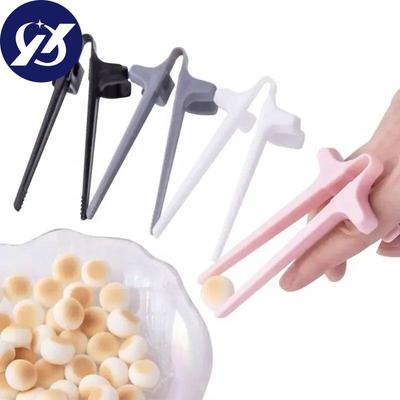 Handenvrije Snack Eetstokjes Spelletjes Spelen Vinger Eetstokjes Luie Assistent Clip Snacks Geen Vuile Hand Ringen Accessoire Keukengereedschap