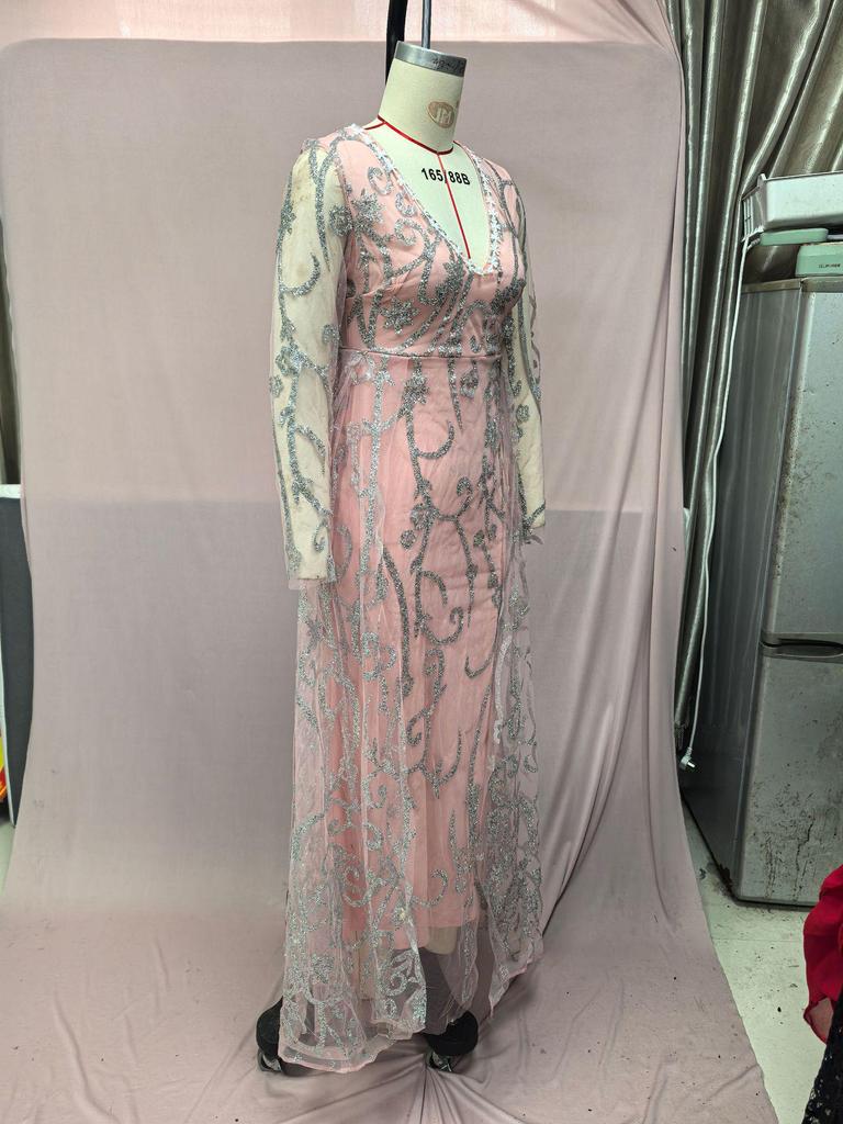 Elegant 2025 V-Neck Gold-Accented Long-Sleeve Evening Gown for Women