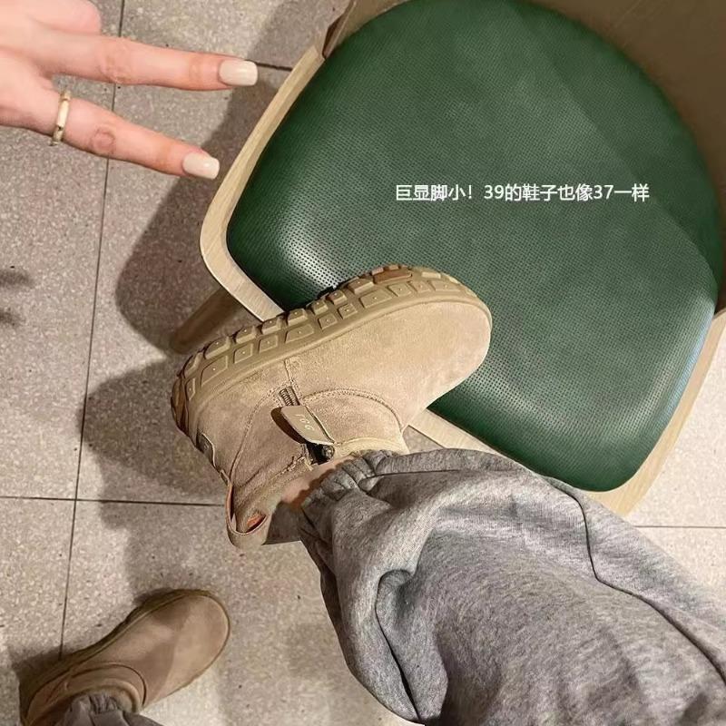 Thick-soled tire sole snow boots women's fur winter new retro short boots fashion versatile casual shoes trend