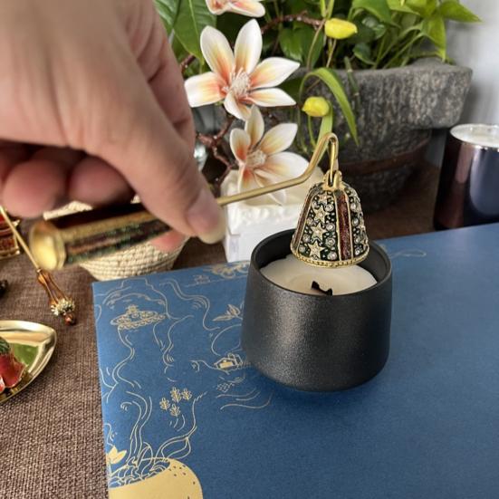 Metalen kaarsendover met lange steel, vlamdover voor kaarsen, decoratief kaarsaccessoire.