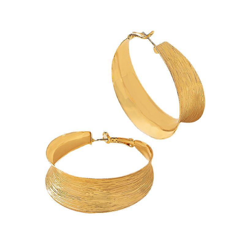 European & American Fashion: Creative C-Shaped Large Circle Earrings for Women