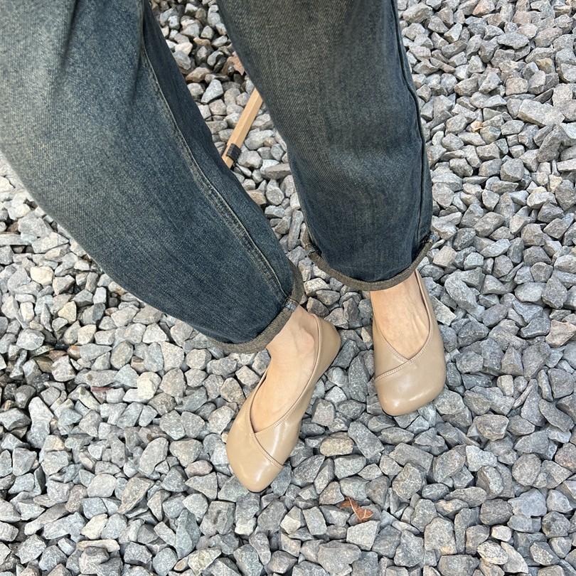 Simple square head shallow mouth flat sole shoes women's spring 2025 new commuting temperament gentle four-season ladyshoes