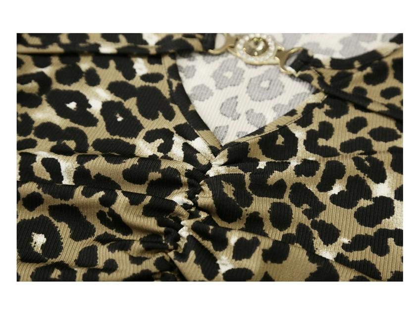 2023 Europäisches V-Ausschnitt Leopardenmuster Damen Slim Fit Kurzarm T-Shirt