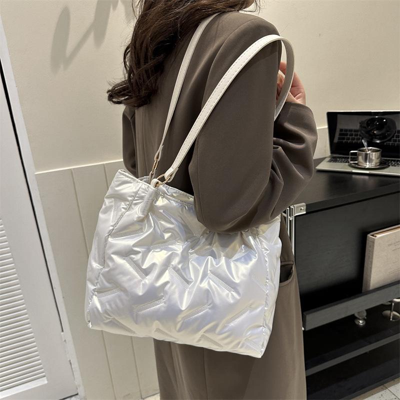 Neue Retro Lässige Umhängetasche Modische Pendler-Tragetasche Handtasche mit großem Fassungsvermögen Damen Personalisierte Tasche Damen