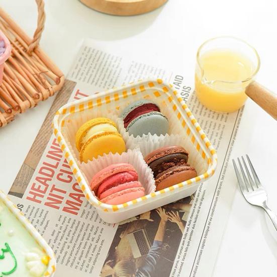 10 buc. Cutie de prajituri de unica folosinta cu capac transparent Pachet rezistent la apa, rezistent la ulei, Cutie patrata draguta de patiserie in carouri pentru magazin de deserturi