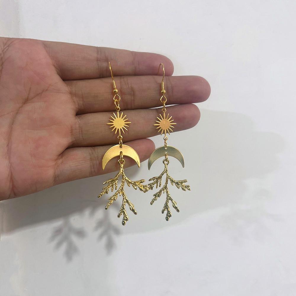 Fashion Temperament Gold Color Tree Branch Sun Crescent Moon Celestial Dangle Earrings for Women Exquisite Bohemian Jewelry Gift