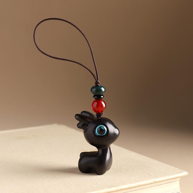 Sandalwood Little Deer Keychain Pendant: Cute & Exquisite Ornament for Men, Women, and Couples