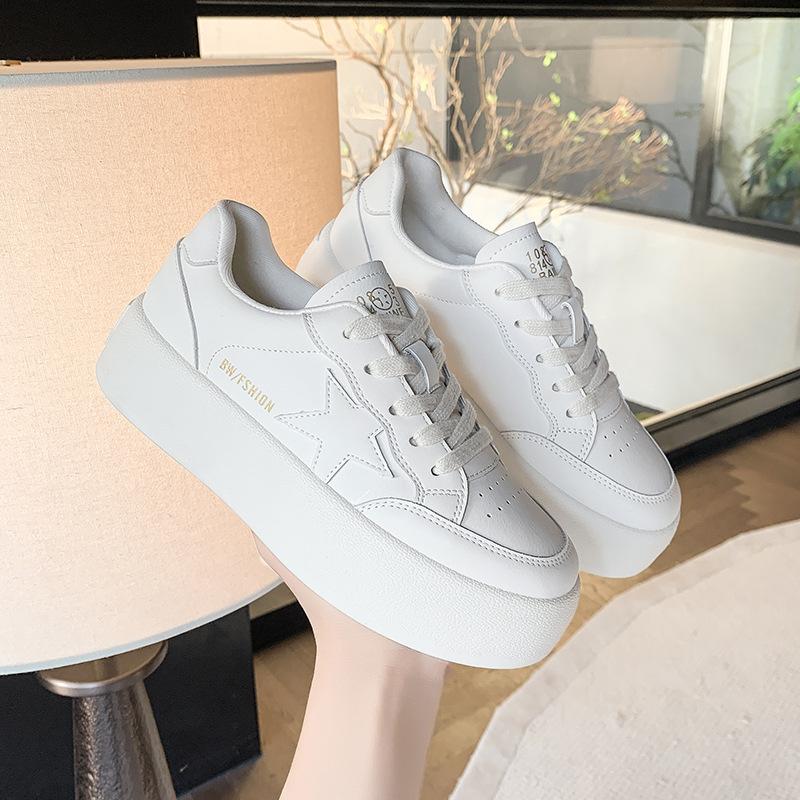 Platform white shoes women's 2025 spring new versatile foot small sports shoes lightweight casual star board shoes