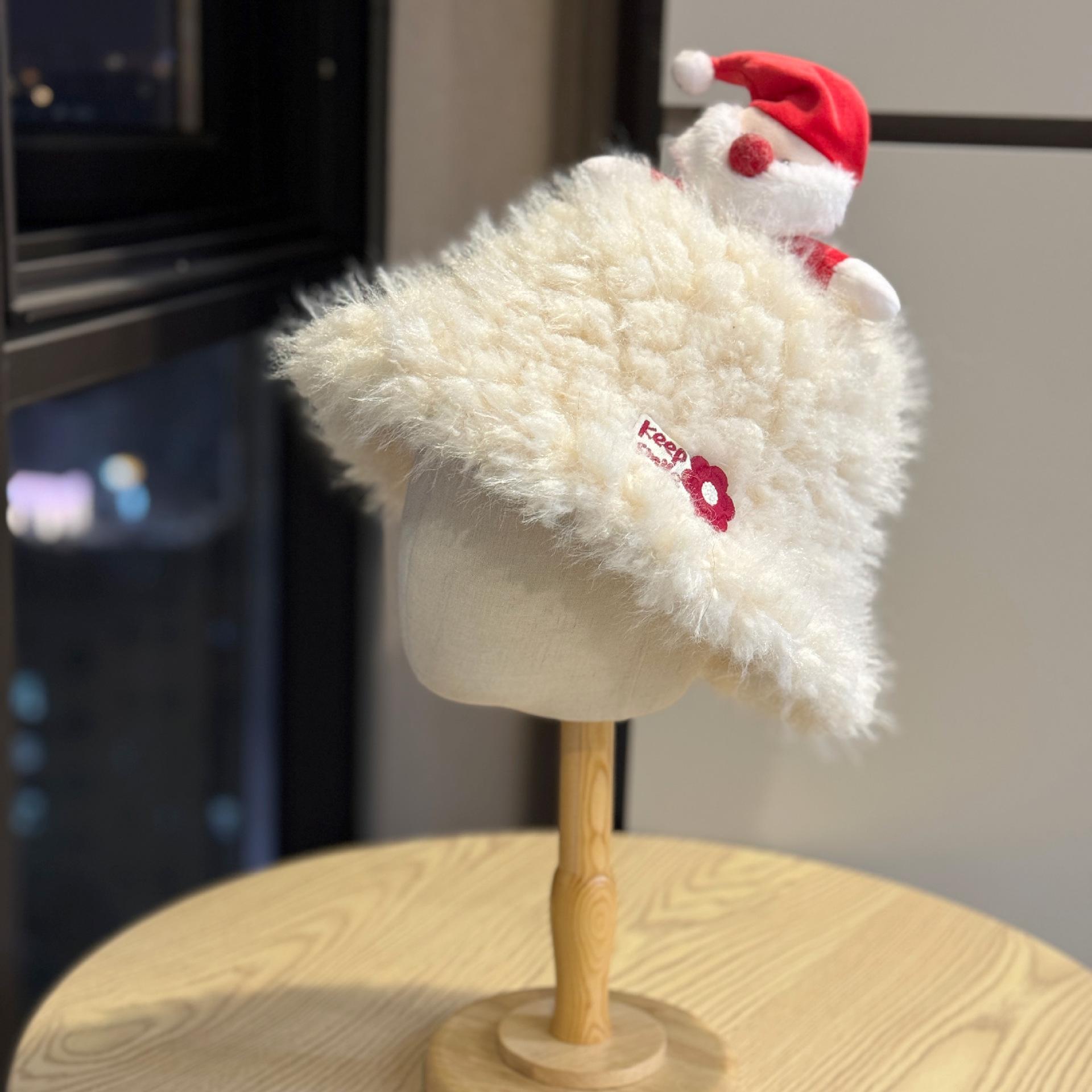

Adorable Santa Claus plush fisherman s hat for women, a new winter warm-up item that highlights your face and is suitable for all occasions in cold Adult54-60Average Size бежевый