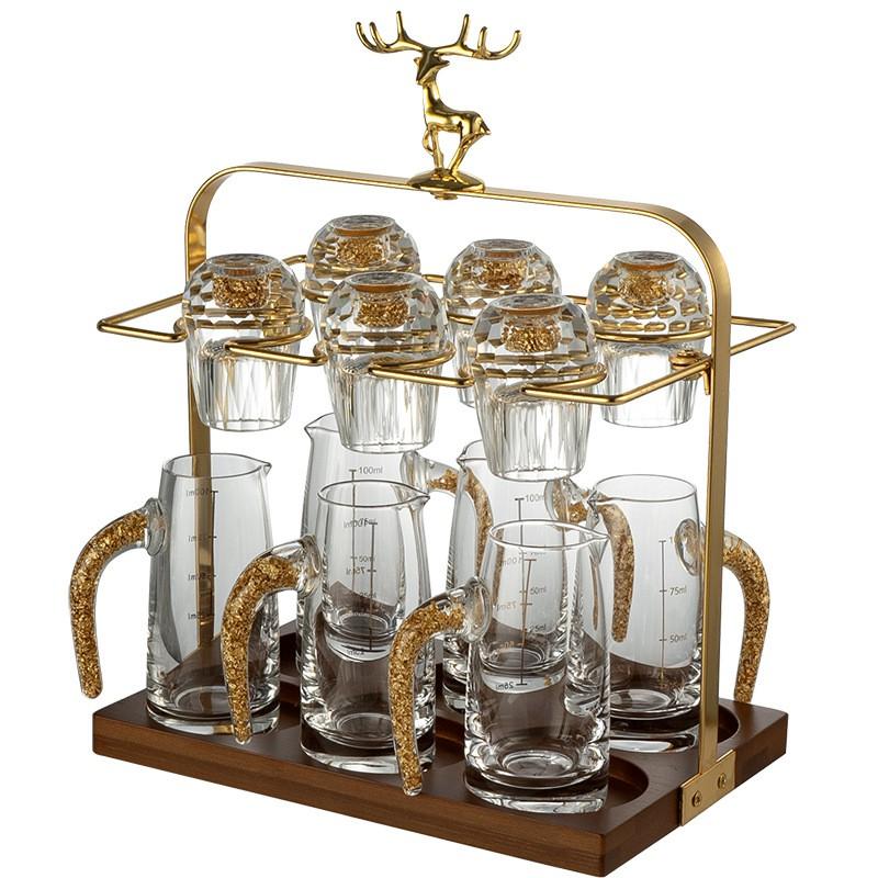 Elegant Crystal Glass Chinese Baijiu Set With Gold-Trimmed Decanter Small Sipping Cups Home Use