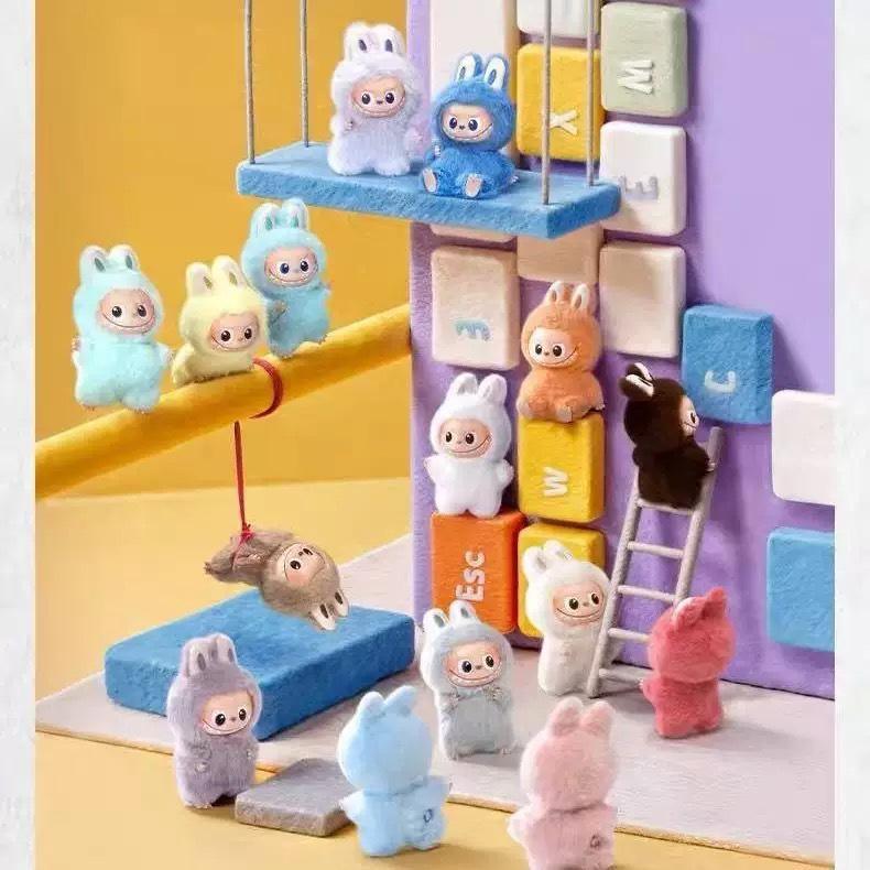 Trendiger 4.0 Mini Labubu Plüschpuppen-Schlüsselanhänger Blind Box Spielzeug