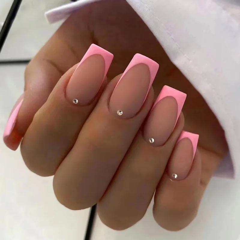 24 Pezzi Unghie Finte French Tip Bianche Applicabili a Pressione Media Lunghezza Quadrate Copertura Totale Riutilizzabili Set Manicure Semplice