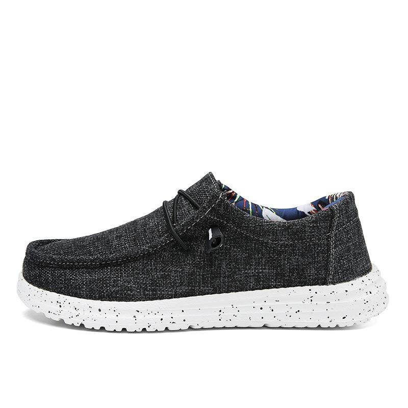 Large size cloth shoes men's 2025 spring light loafers canvas casual shoes trendy board shoes overalls lazy one pedal