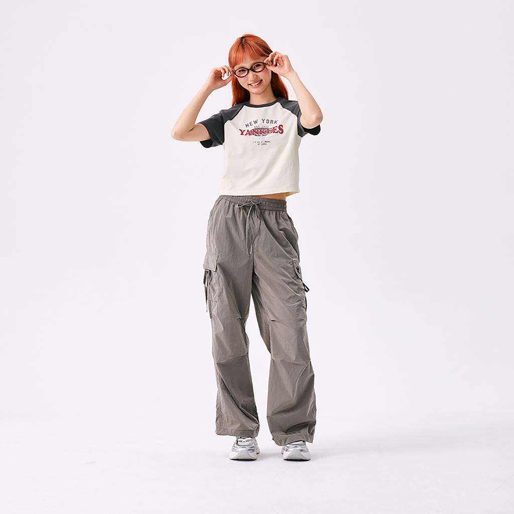 New MLB Preppy Style Collection New York Yankees SS25 Raglan Sleeve T Shirt Women's Cream 3FTSV0853-50CRS