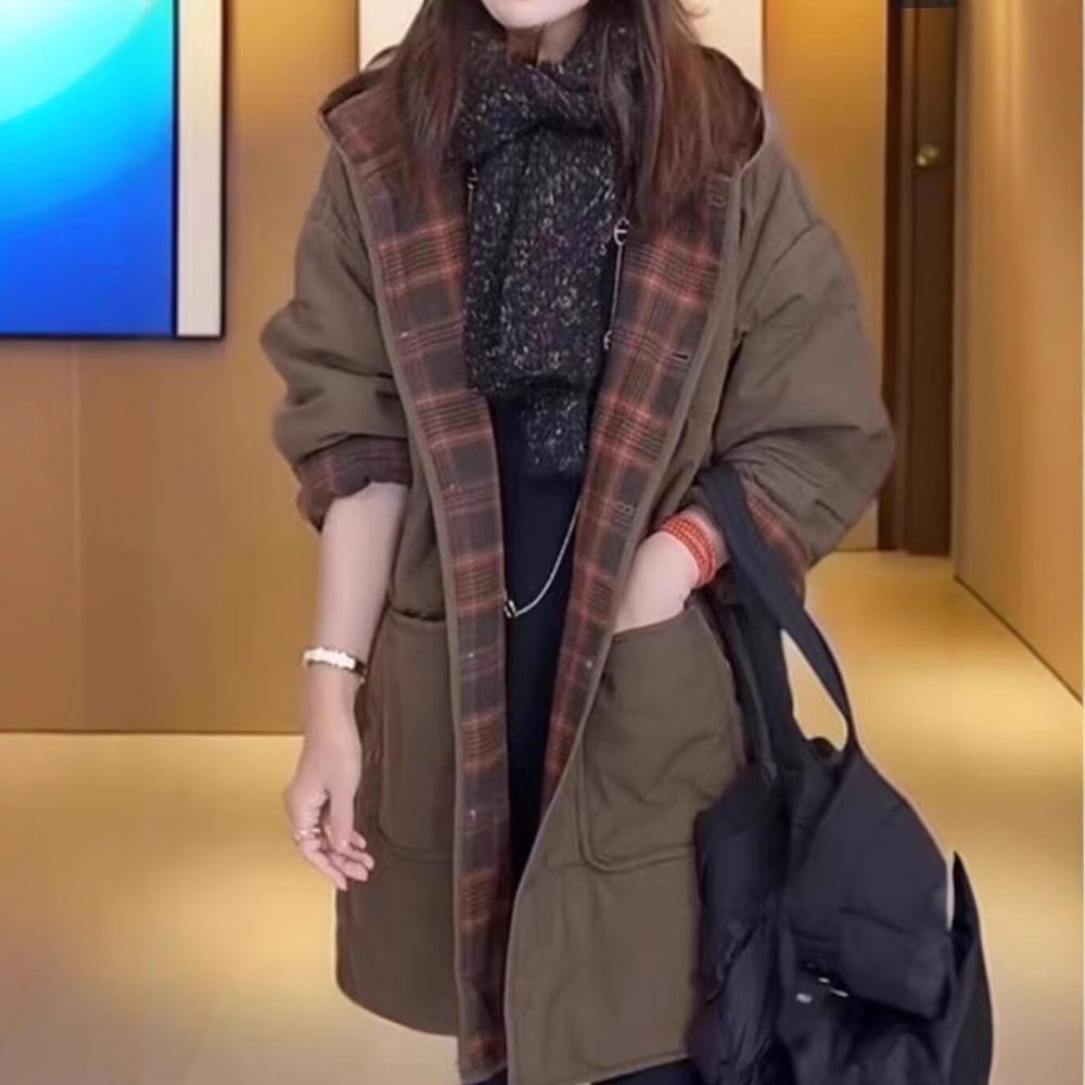 Stylish Women's 2024 Winter Hooded Quilted Cotton Coat – Mid-Length, Thickened, Warm, and Loose-Fitting.