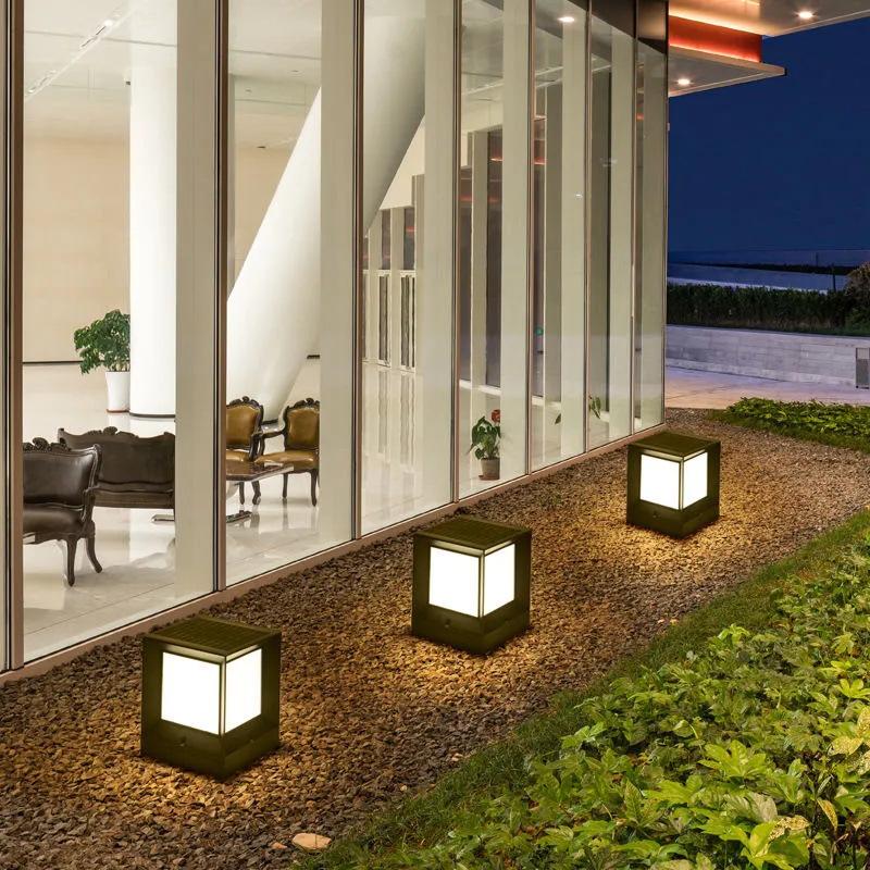 Waterproof Outdoor Solar LED Post Top Light for Gardens and Villas