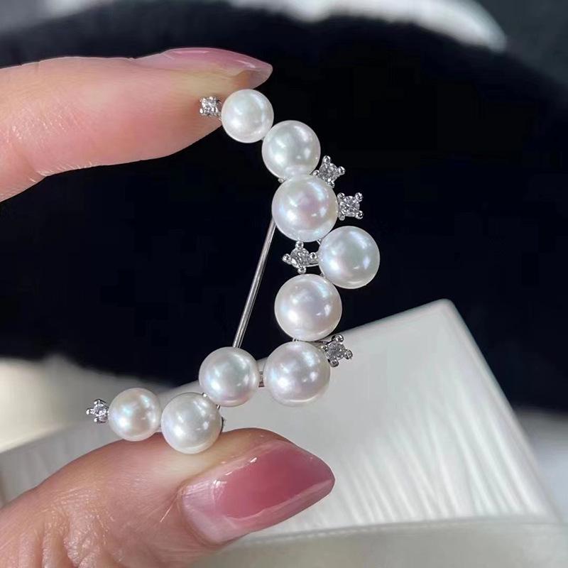 

Элегантная брошь-полумесяц с позолотой, с разноцветными бусинами, цирконом и жемчужной булавкой-корсетным украшением