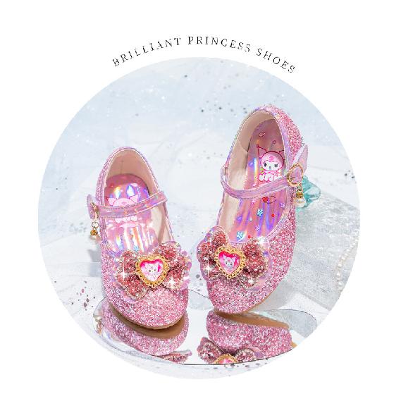 Buty księżniczki fioletowe Kuromi buty do występów dla dziewczynek małe dziewczynki buty na jeden sezon wiosna i jesień wysokie obcasy wybieg miękka podeszwa skórzane dla dzieci