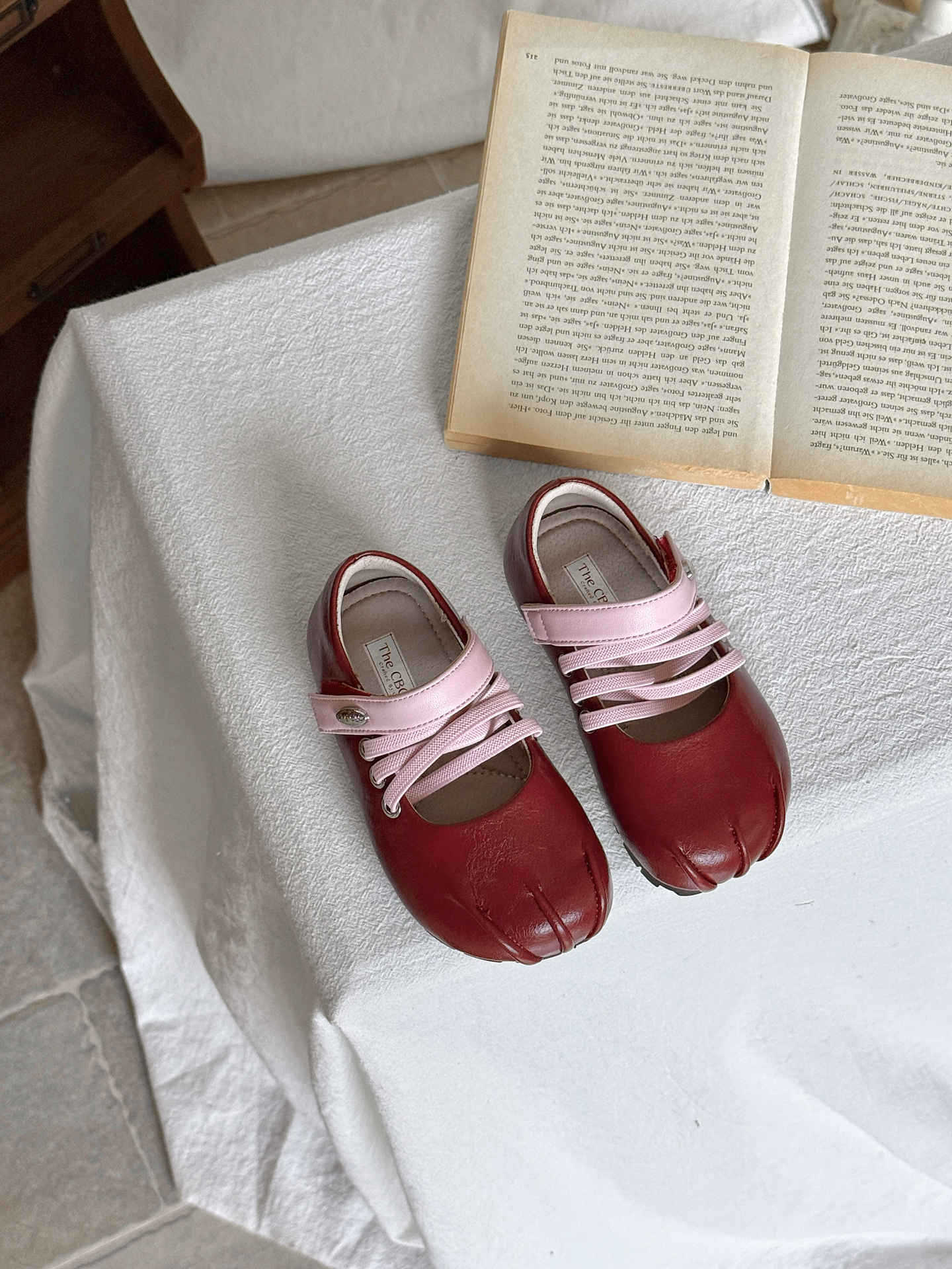 

XSHX strap ballet | Girls Autumn Alai pleated toe head wide spread Wenzhou classmate rubber non-slip sole Velcro 25 бордовий