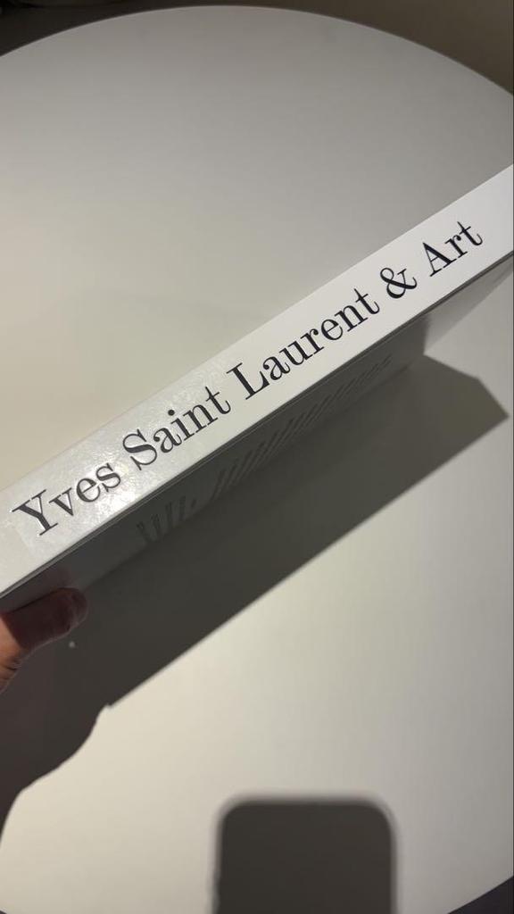 [USED] Yves Saint Laurent & Art