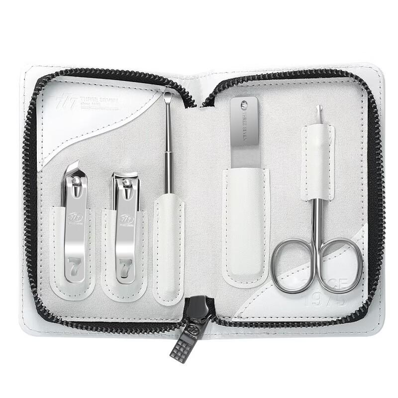 THREE SEVEN Manicure Set