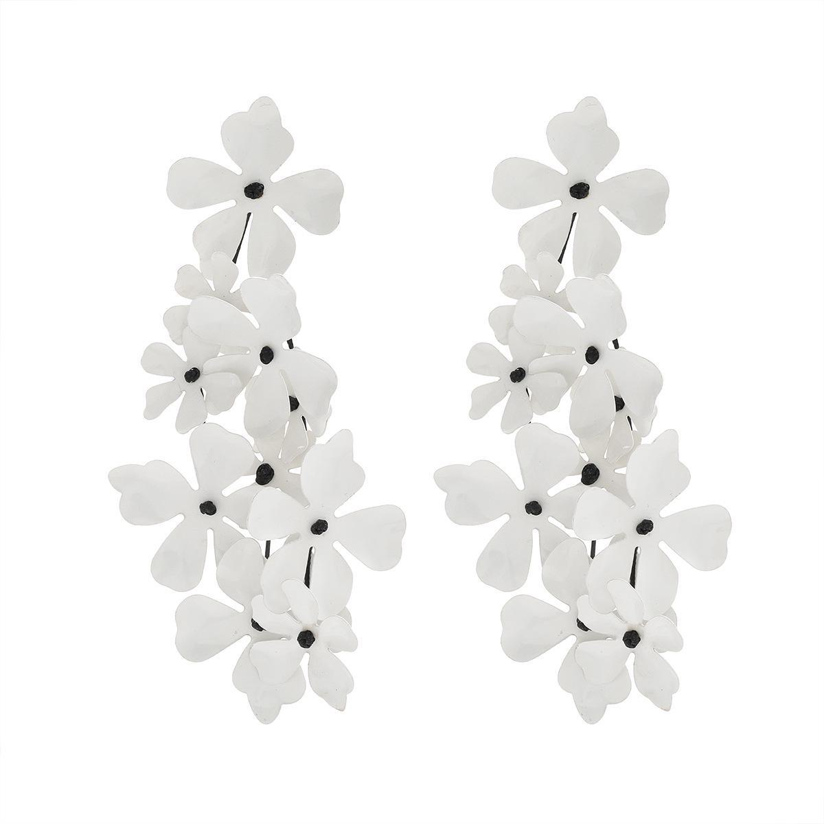 

Длинные цветочные серьги ручной работы ZA с нарисованными распылением цветами и бусинами null белый