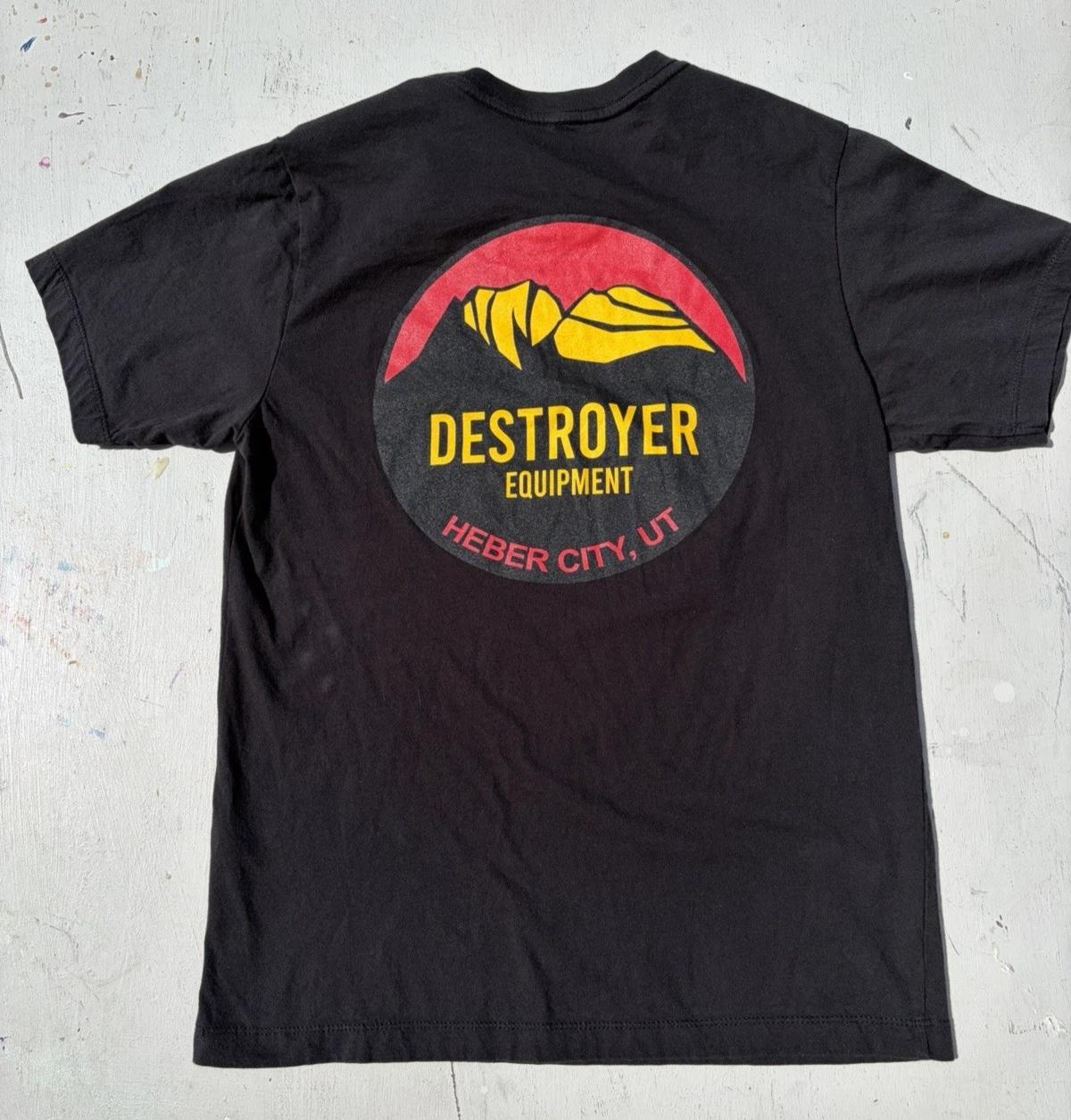 

Men s Destroyer Equipment T-Shirt Black Spell-Out M Outdoor Snow Skate Bike UT 3XL