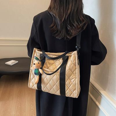 Herbst und Winter Textur Rauten Freizeit 2025 neuer Stickgarn Trend Mode Große Kapazität Baumwollkleidung Schulter Tragbar Tote Bag