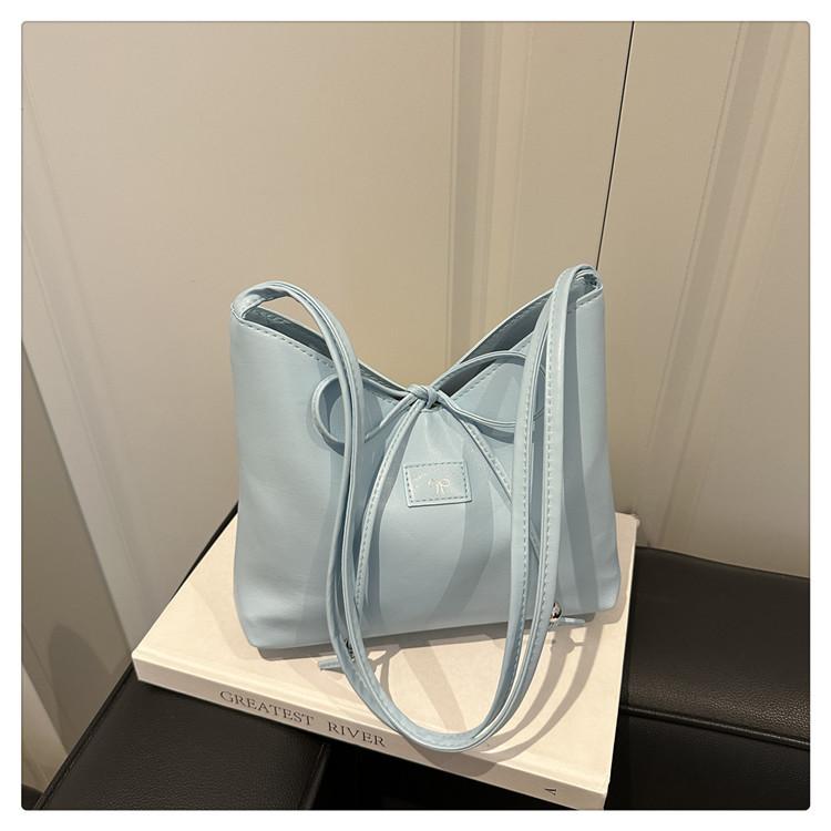 Retro simple red underarm bag women's summer niche design versatile casual commuting shoulder handbag