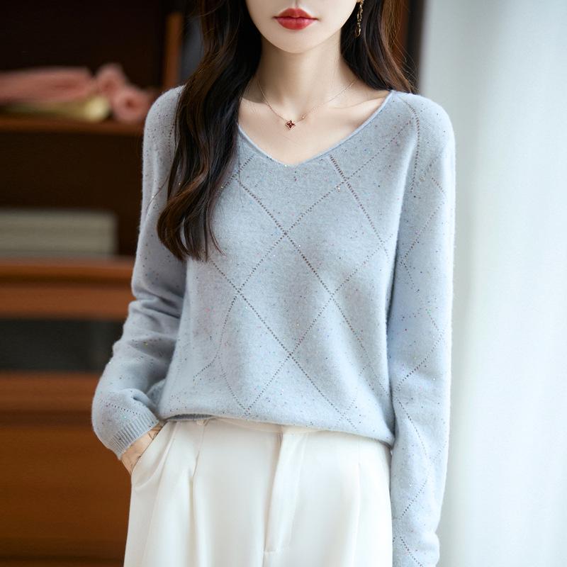 Mengyi Women's V-neck Wool Sweater: Versatile Knitwear for Layering or Standalone Wear