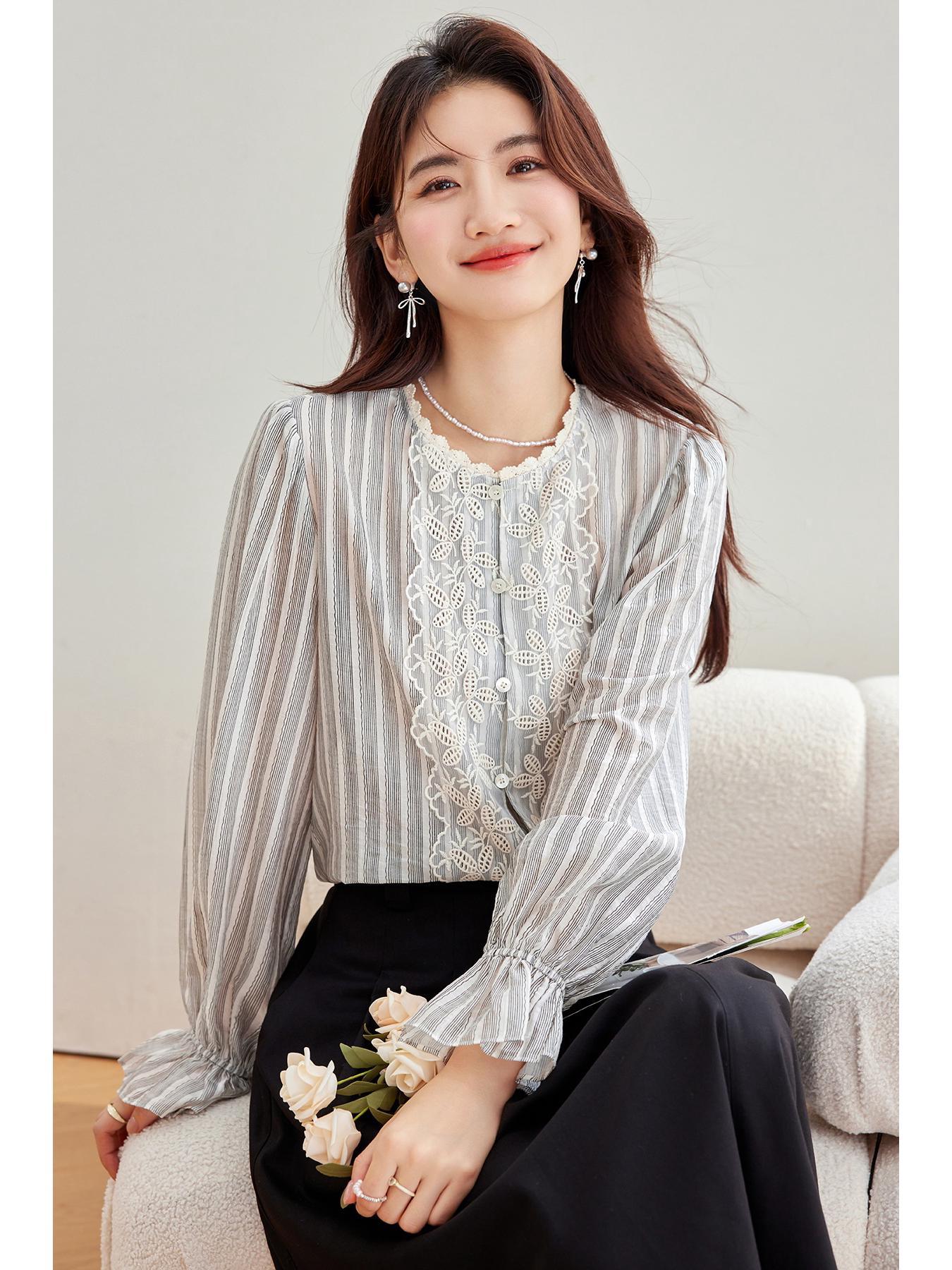 

In-Stock Retro French Mesh Striped Lace Long-Sleeve Top for Autumn S