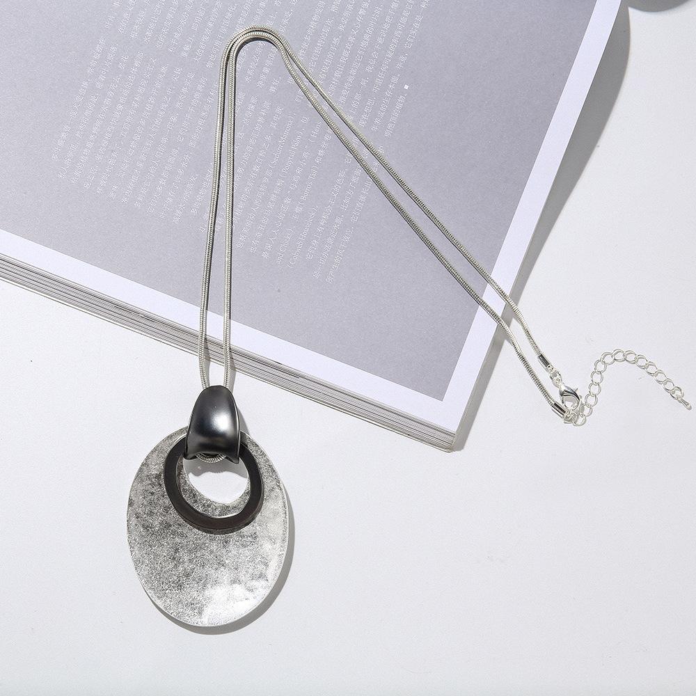 Retro Simple Pendant, High-End Necklace, Long Sweater Chain.
