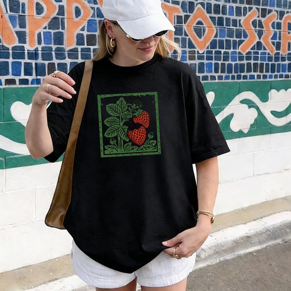 Strawberry Cottagecore Shirt Vintage Botanical Strawberry Tee Garden Fruit Block Print T-Shirt Berry Plant Graphic Women Tshirt S разноцветный