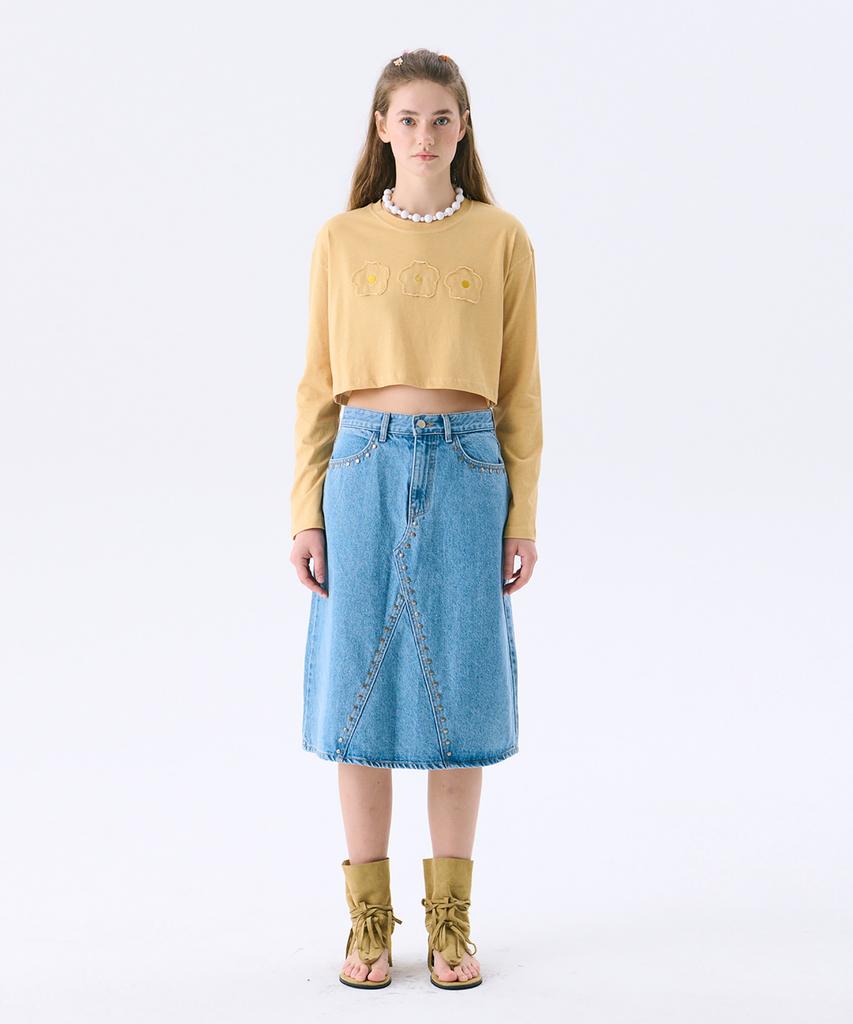 JUNEJUNE SPACE Flower Applique Crop T_Mustard