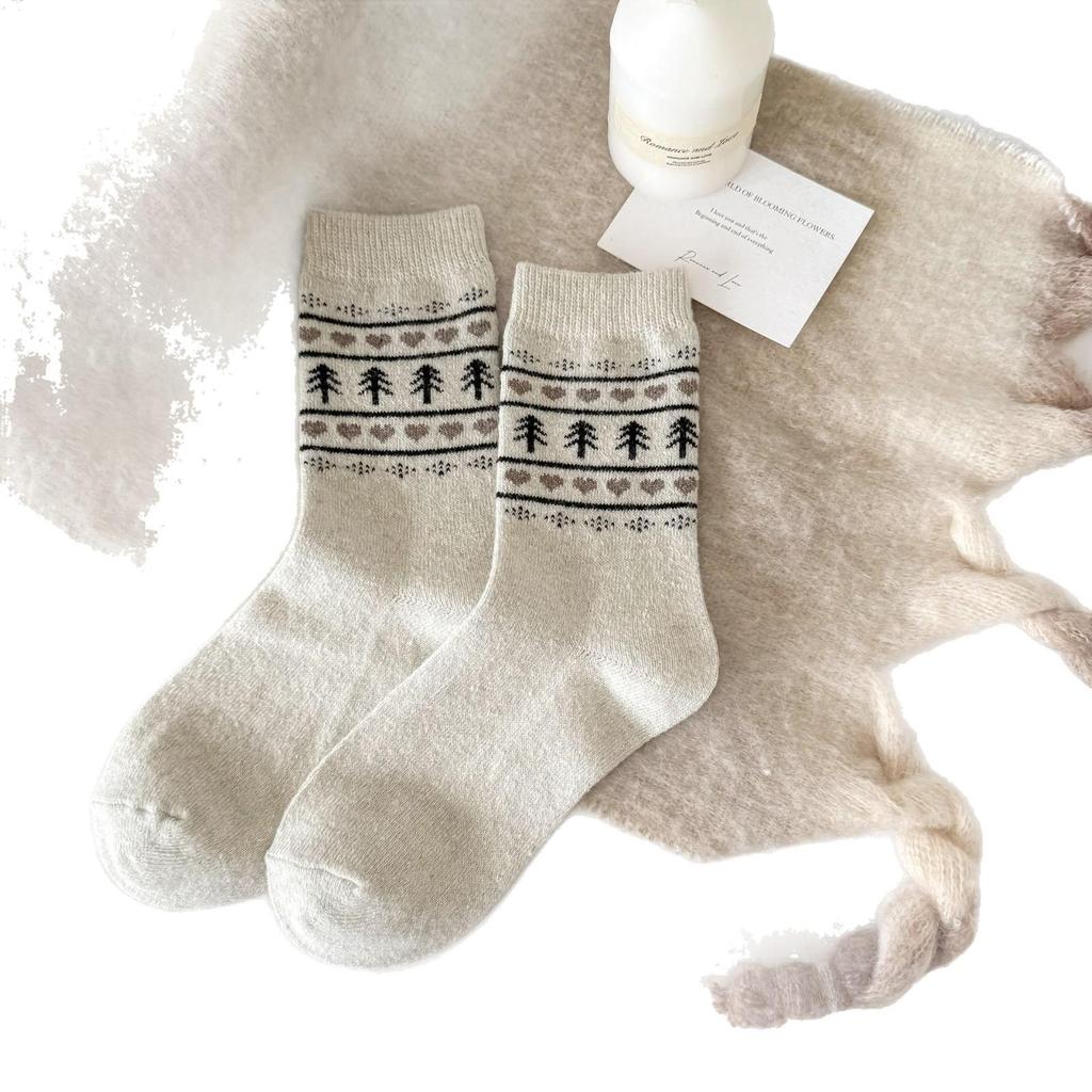 Women's Fair Isle Wool Mid-Calf Socks, Fleece-Lined, Thickened, Retro Christmas Style, Cozy for Autumn and Winter.