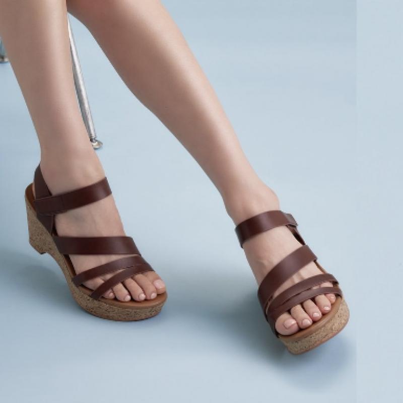 Naturalizer Women S S S Comfort Daily Wedge Sandal Cynthia W9d06643m31nt