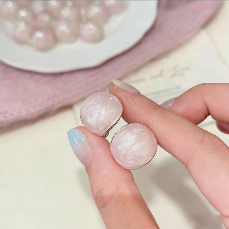 Gentle Pearlescent Pink Stud Earrings - Stylish, Versatile, and Perfect for Daily Wear