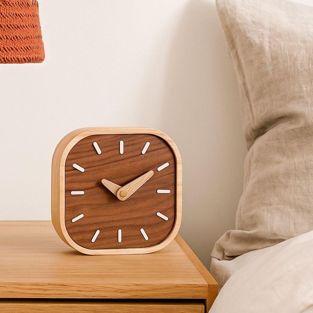 Retro Tabletop Clock Wooden Desk Clock Portable Silent Clocks  Bedroom Decoration