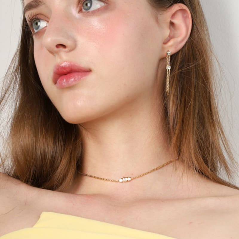 Dfarbe Gold Moissanite Trillion Drop Earrings