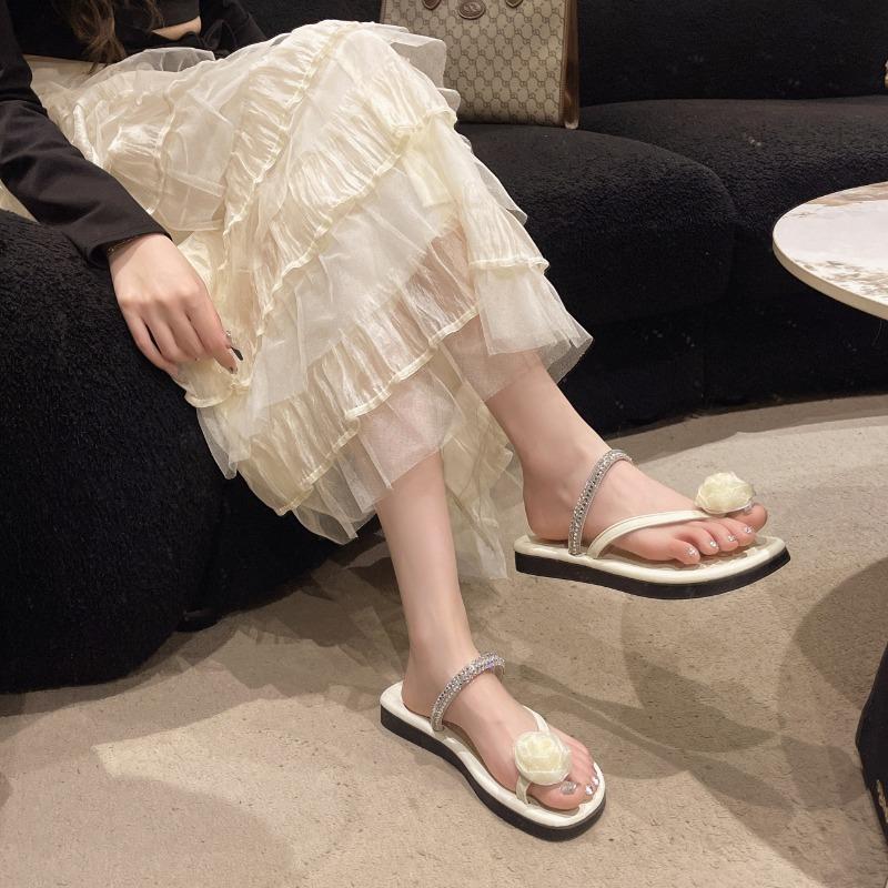 Flower cover toe cool slippers women wear summer new simple and thin square head flat bottom sandals women