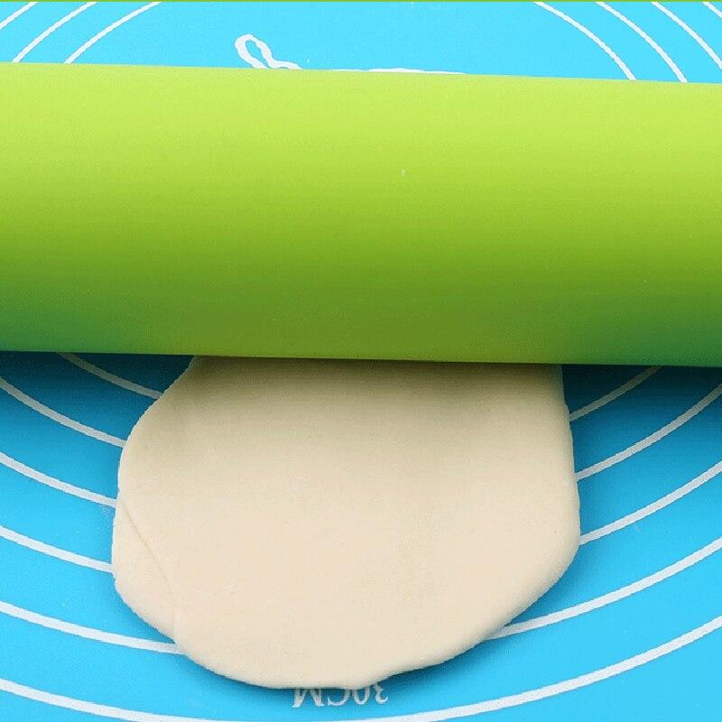 Mattarello In Silicone Antiaderente Con Manico In Legno, Verde, 31x17,5 Cm, Resistente Al Calore Fino A 230°C